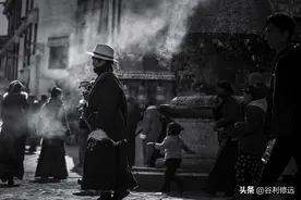 活着，既要赚钱，也要修行图片