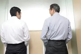 男性“尿不远”是怎么回事？与性能力有关吗？注意这3种情况图片