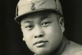 此人申请自降军衔，罗帅都劝不住他，最后却因资历太高被主席驳回图片