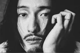 王传君，日系颓废风图片