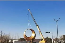 舒城：梅河西路与万佛路交叉口新添“日月同辉”雕塑！壮观……图片