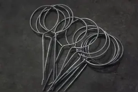 养花太“占地方”？学会简单1招做个“养花架”，1㎡养20盆也不挤图片