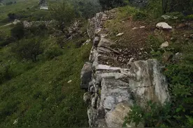 探访唐河围绕九个山头砌成的超大山寨，素有东大寺赛北京之美誉图片