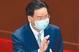 吴钊燮再狂言“要与大陆战斗到底”“两岸开战首先会做什么”岛内街访曝光图片