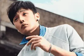 “最倒霉”的歌手，自己唱一回黄一回，给别人写一首火一首图片