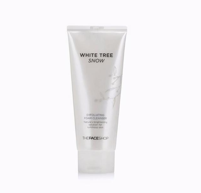 控油洗面奶推荐：清除角质层老化蛋白，让皮肤如丝质般柔滑白净