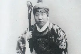 一代宗师李多奎，一生演过多少剧目，为何说他“刀枪不入”图片