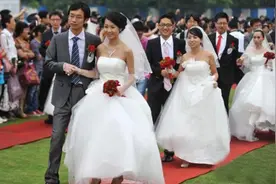 湖南女大学生结婚当天，打扮太过惊艳惹怒婆婆？网友：这谁能接受图片