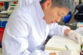 多数研究生会有一个头疼的问题：毕业都有点费劲，还提什么找工作图片