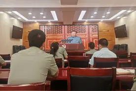 贵州省晴隆县人武部全体人员集中观看庆祝中国共产党成立100周年大会图片