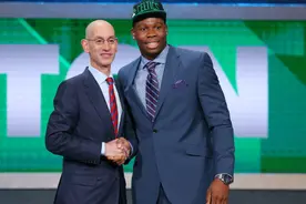 21岁被选中，23岁就被裁！NBA生涯已经结束？绿军选了个水货啊图片