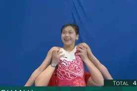 466.20分！3次满分！14岁全红婵打破世界纪录，教练将其高高举起图片