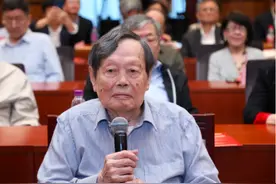百岁杨振宁有何遗憾？父亲至死没原谅放弃国籍，3次出国劝儿回国图片