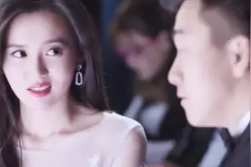 老婆被刁难，主动示好小姑子，老公心疼带着老婆过二人世界了！视频封面