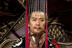 刘备称帝前后，官职最高的文臣、武将都是谁？看完唯独心疼赵云图片