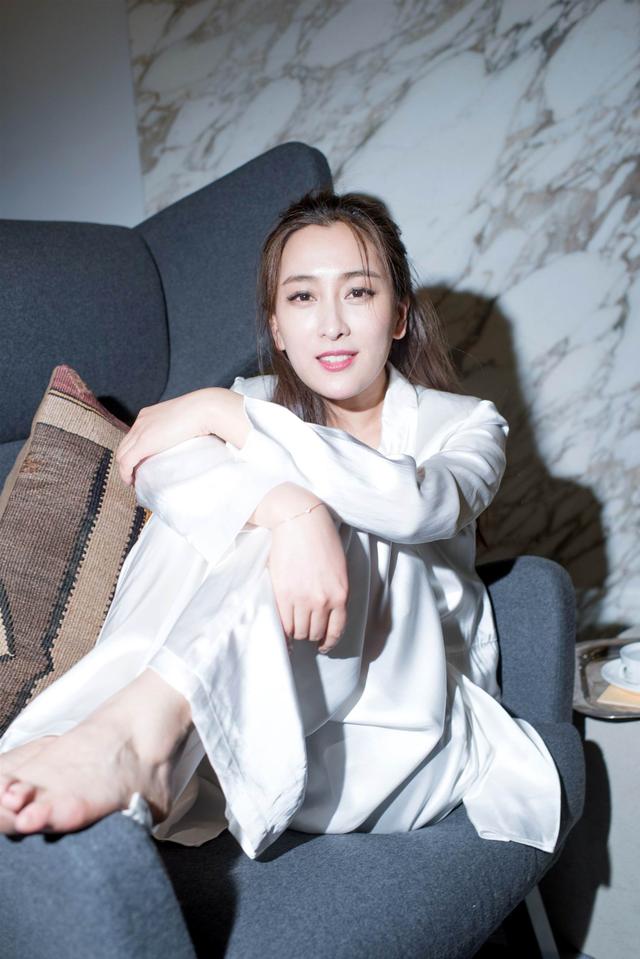 8位洁癖严重的明星,他一天洗三次澡,她家沙发不让坐