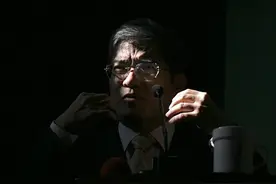 郎咸平：马云就是利用人性的贪婪，把合理的行业搞成了恶性竞争图片