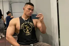 180cm山东体院肌肉男，寸头身材太可了图片