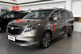 2.0T+9AT，轴距超3米，综合属性全面，带你看别克GL8图片