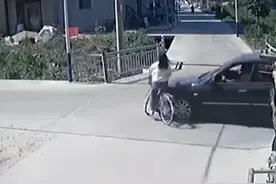 广东一女孩骑车被撞后，淡定扶车骑行离开，司机望向她的背影发懵图片