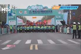 首届鹤壁马拉松赛开赛，鹤壁市广播电视台11个平台同步直播图片
