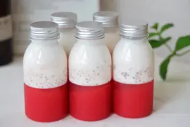 西瓜别直接吃了，做成冷饮颜值高味道好，学会夏天不用买饮料喝图片