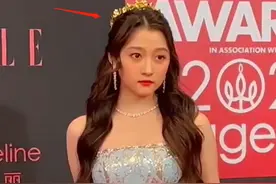 太灾难！ELLE红毯取消，明星熬了六个小时，脱妆塌发眼袋明显图片