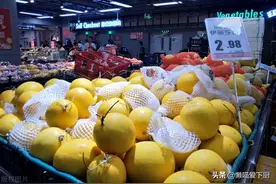买甜瓜，不是越大越好，认准瓜身“3部位”，避免买到“苦甜瓜”图片