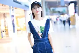 阔腿裤大势已去，今年流行的是“背带裤”，显高显瘦还洋气图片