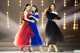 公演穿啥？白冰“卫生纸”裙是大牌新款，钟丽缇定制设计货不对板图片