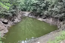 安徽钓鱼人带儿子去钓鱼，结果双双溺亡，为何钓鱼溺亡事件频发？图片