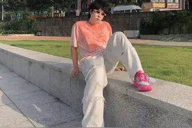 穿搭 | 谁说男孩子不可以粉粉嫩？图片