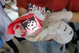 深圳女子上厕所时，竟将婴儿产入马桶！一护士正好在隔壁做客图片