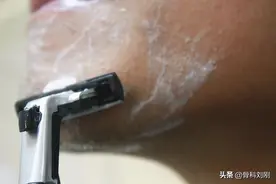 头一天刚刮了胡子，第二天就长出来了，胡子长得快说明什么问题？图片