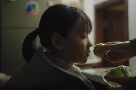 如何给孩子一个安全稳定的生活环境？父母感情和谐稳定是基石图片