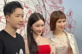 网红与韩庚卢靖姗合影横在两口子中间，被指比卢靖姗更像韩庚老婆图片