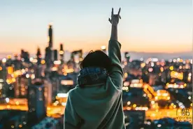 为什么越不舍得花钱的人越穷？图片