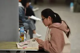 为啥有一些同学会“放弃保研”，而选择“考研”，背后原因很现实图片