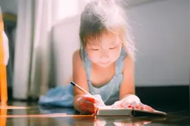 14岁女儿房间传出“嗯嗯”声，妈妈的高情商做法，让网友纷纷点赞图片