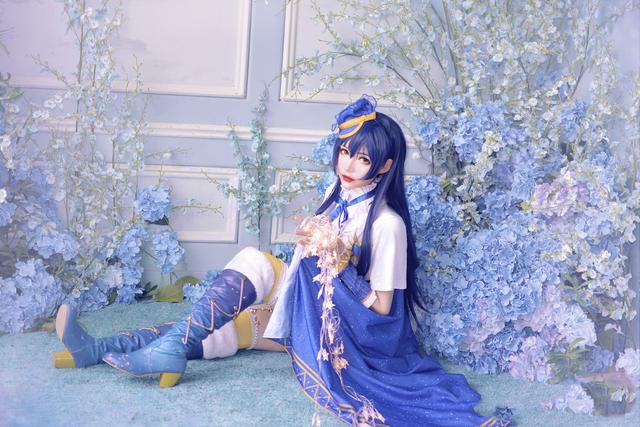 脚色"故乡海未"国人coser"嘿嘿莹"饰演的《fate》系列脚色"恩奇都"