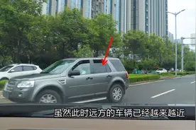 左转弯时与右转车辆相遇，到底应该谁让谁？这里不适用让右原则图片