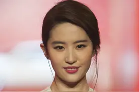 刘亦菲：已落凡尘的“神仙姐姐”，依然美丽，也更美丽图片
