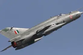 突发！印度空军夜训，战斗机意外坠毁，飞行员丧生，高层下令彻查图片