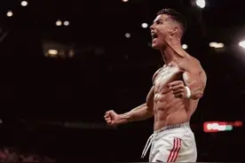 C罗绝杀后第一时间晒肌肉照！仅写1个单词，25分钟点赞数破300万图片