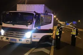 武汉交警提示：电动车、大客、货车严禁通行城市快速路及桥隧图片