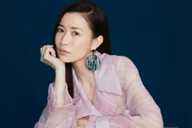 佘诗曼妈：丈夫早逝和女儿相依为命，女儿45岁未婚未育成她心病图片