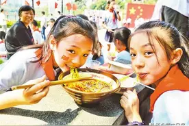 舌尖上的产业系列报道4 | 重庆小面为何能火爆大江南北图片