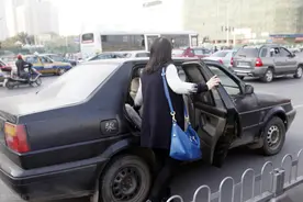 快递员顺路载客收10元被罚款3万 上诉法院被驳回 车主警惕非法营运图片