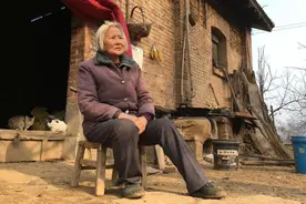 在农村，60岁以上老人一年要花多少钱？3万够不够？能挣回来不？图片