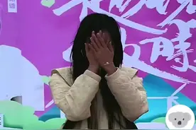 百万网红套路璐真容曝光，腿瘦成竹竿皮肤还黑，离开滤镜判若两人图片